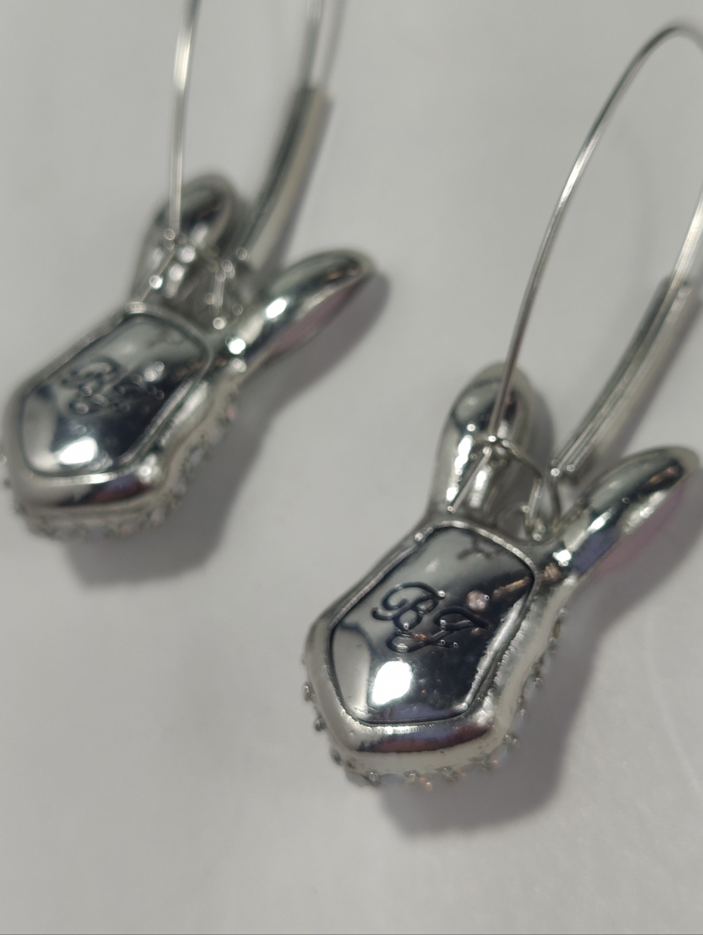 Betsey Johnson Bunny Earrings Glass Stone Rabbit Dangle Pastel Opal Blue Silver - Picture 4 of 6